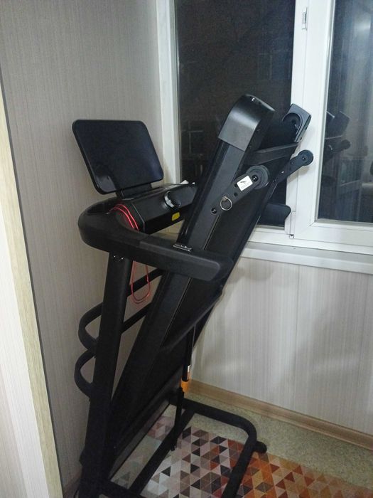 Срочно продам беговую дорожку