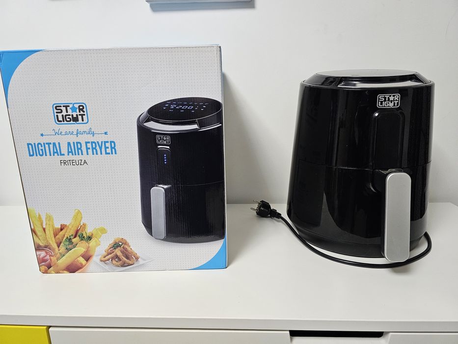 Airfryer Star - Light, 2,6L, garanție feb 2028