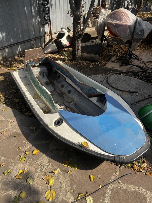 Лодка не большого размера