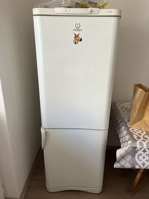 Холодильник двухкамерный