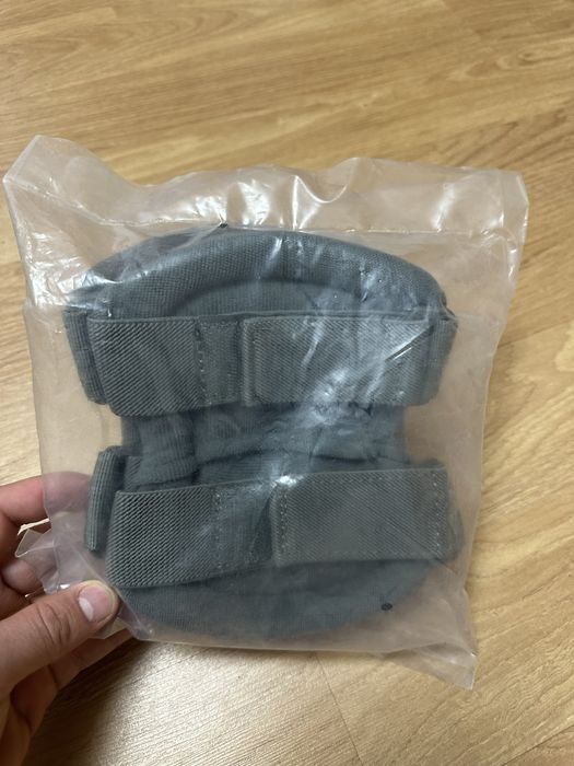 Vând set genunchere ,cotiere camuflaj digital