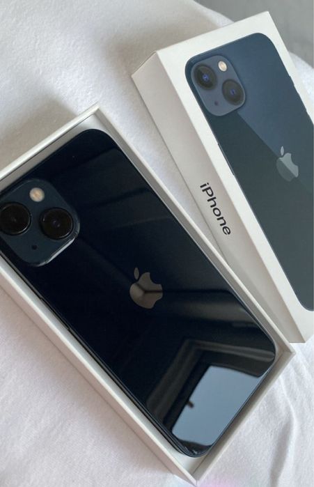 Продам айфон 13.