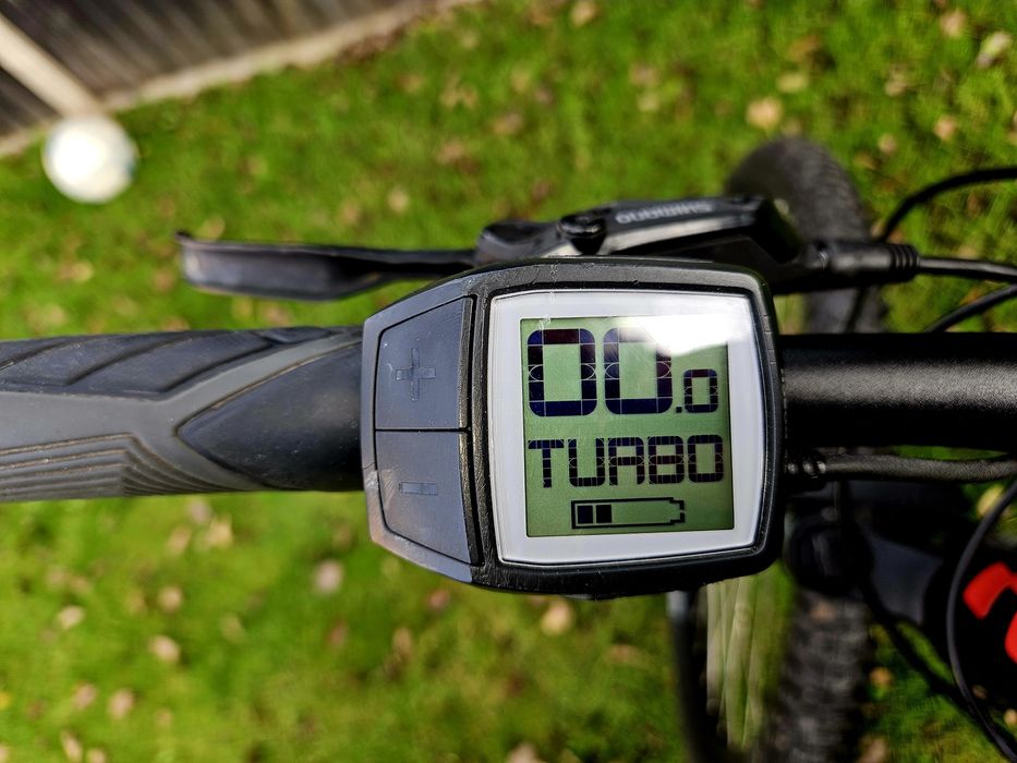 Bicicleta electrică CUBE