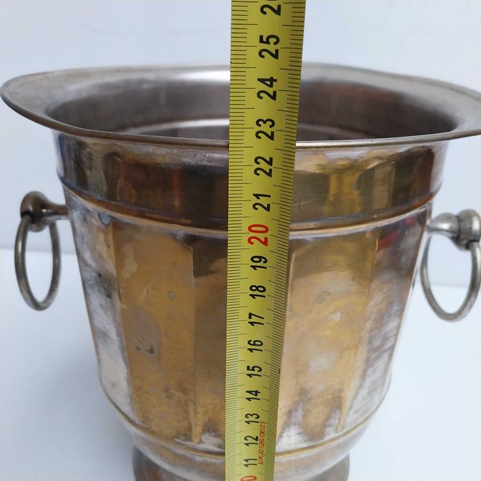 НАЙ ДОБРАТА ОФЕРТА Стара шампаниера ,купа за лед