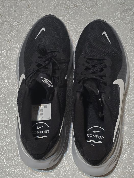 Adidasi Nike Revolution 8