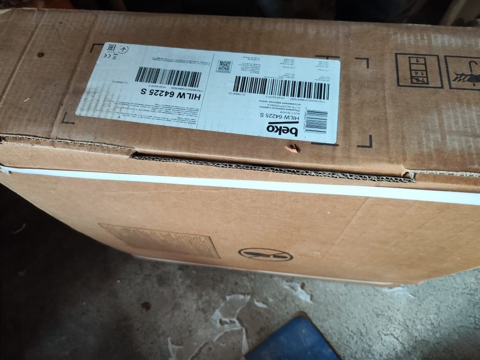 Vând plita Beko noua