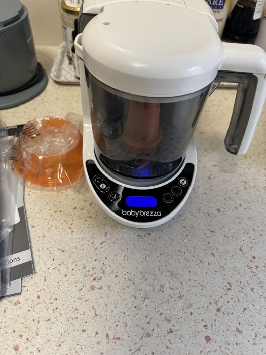 Baby Brezza food maker Deluxe