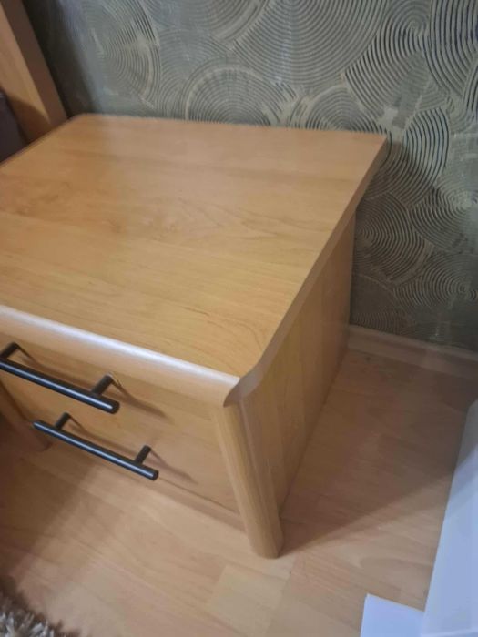 спалня с гардероб шкафчета, комод и тоалетка