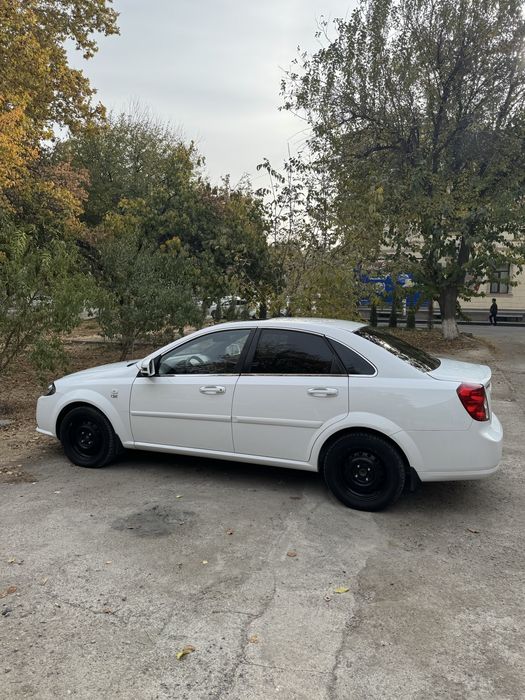 Срочна сотилади Ласетти 1.6 2013й Гентра килинган!