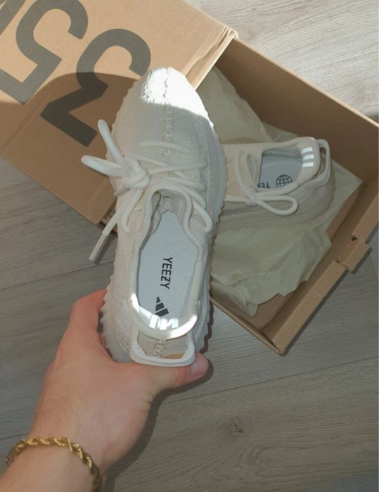 Vand yeezy os marimea 40 nepurtati doar probati