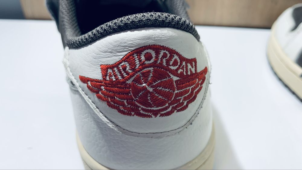 Оригинални мъжки Jordan 1 Low OG x Travis Scott