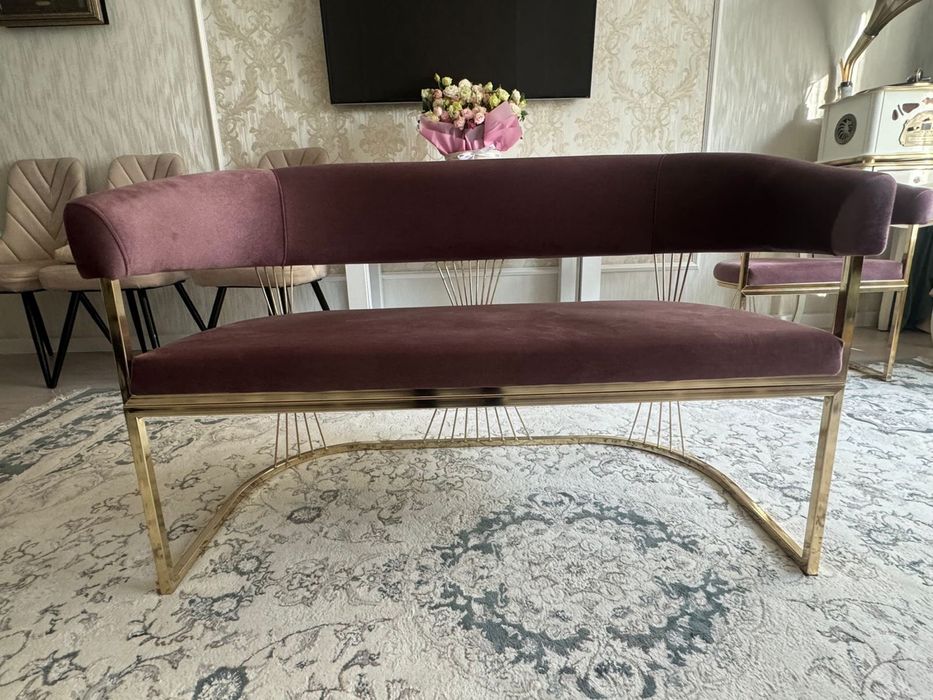 Диван сатылады .