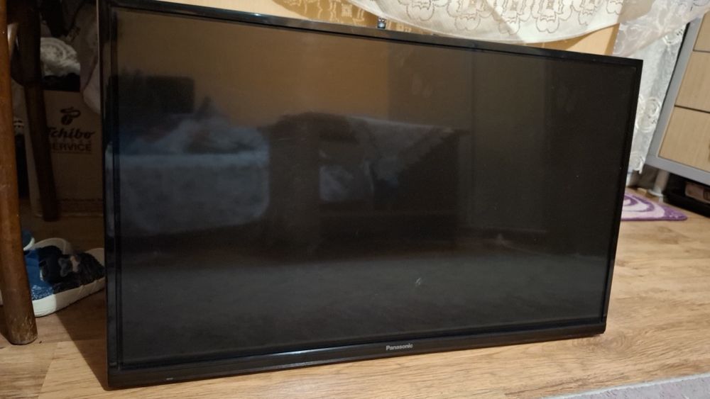 Vand tv panasonic smart 80 cm 450 lei