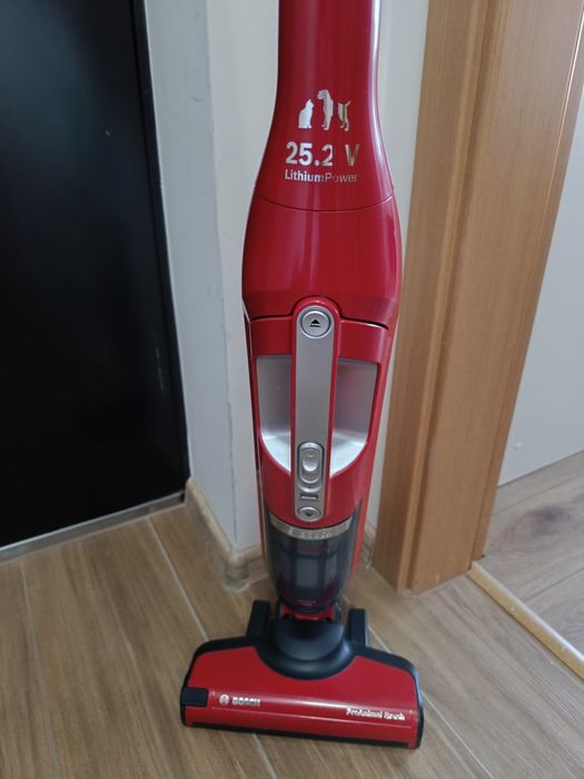 Вертикална прахосмукачка