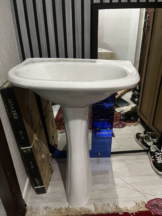 Раковина и зеркало срочно