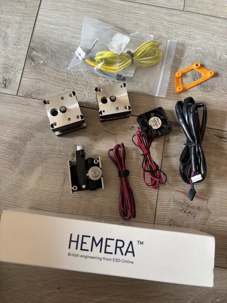 Модифициран Ender 3 принтер на части