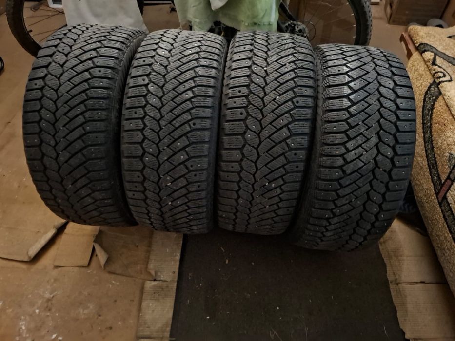Шины зимний шиповане