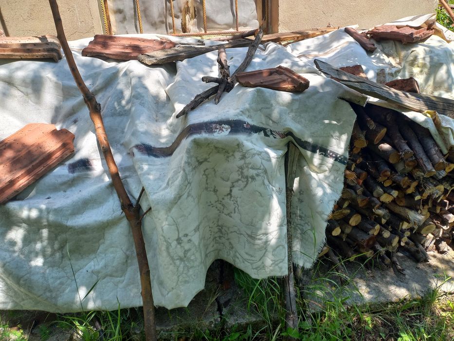 Около 4 кубика нацепени домашно сечени дърва