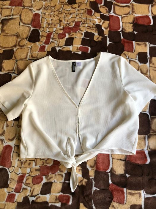 Vând bluzita în stare perfectă