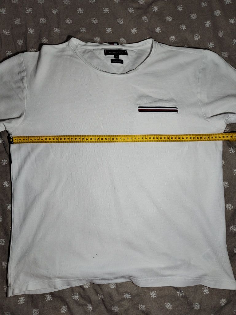 Vând tricou tommy hilfiger