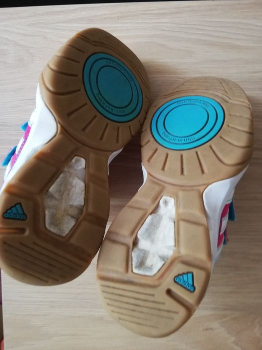 Маратонки Адидас 32 и 33 номер