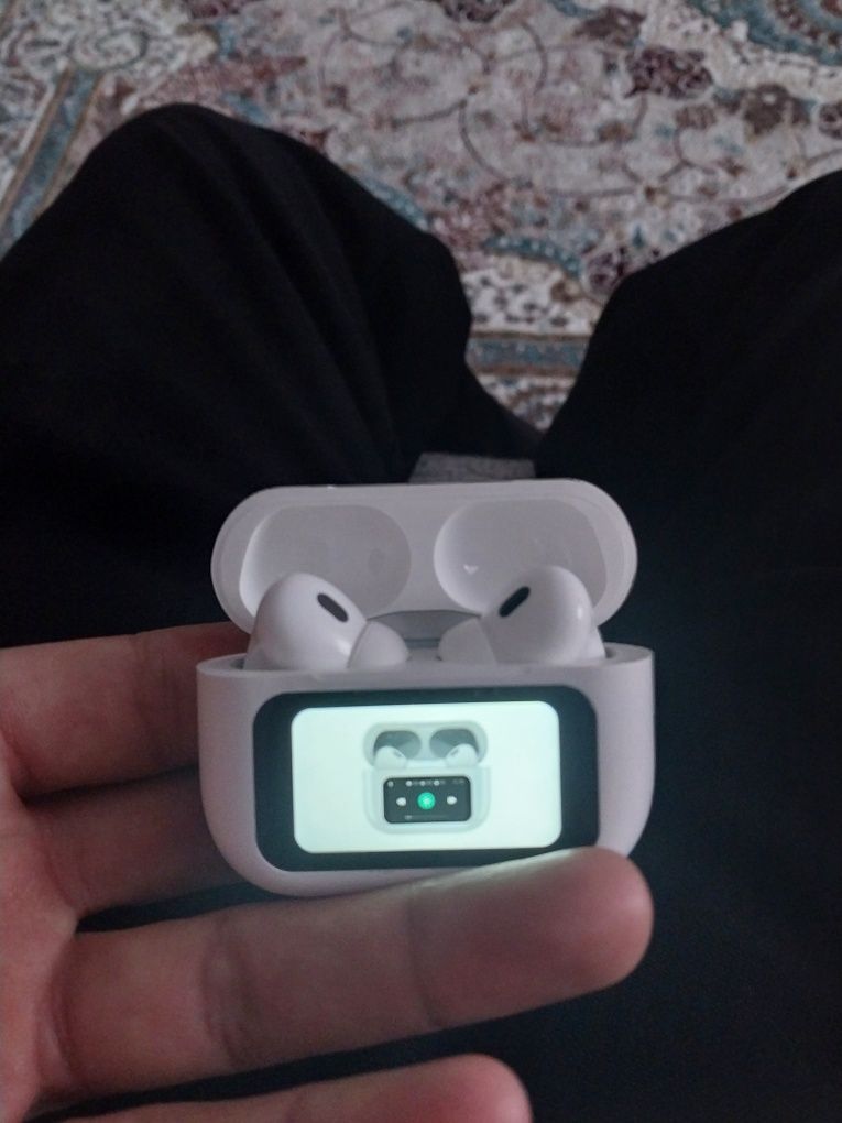 Наушник почти новый