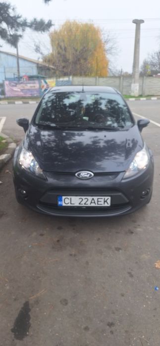 Vând Ford fiesta