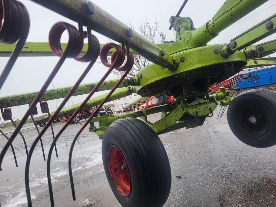 Vînd greblă claas VS 310