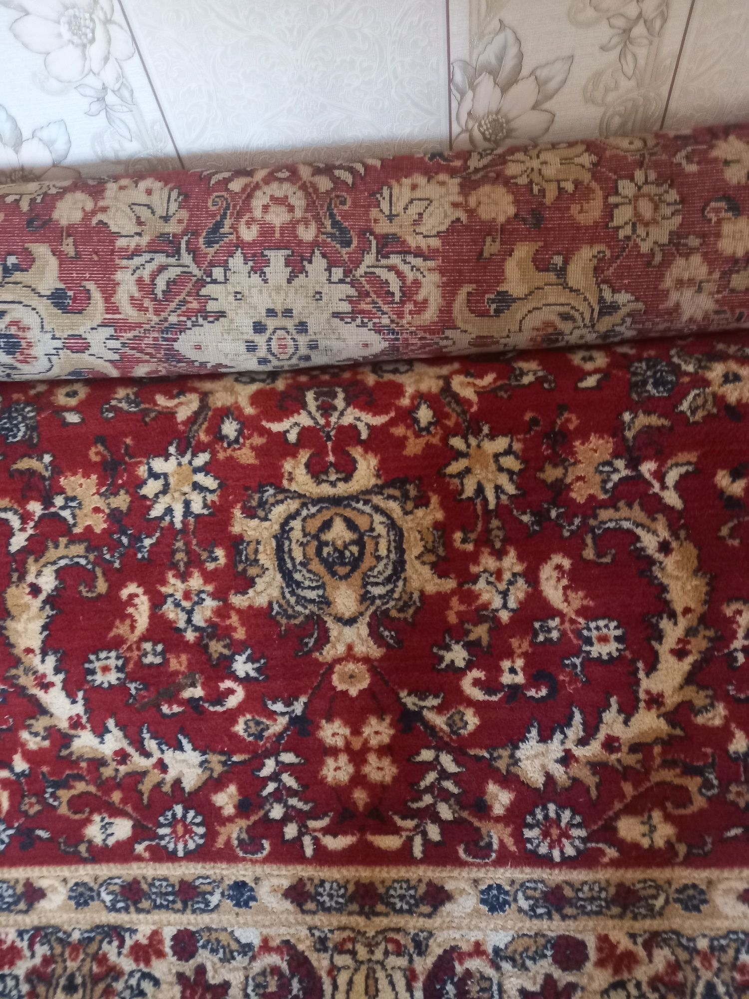 Продаю коверы шерстяные,разные размера.,