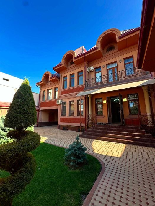 Nikitina ko‘chasida 3 qavatli uy sotiladi