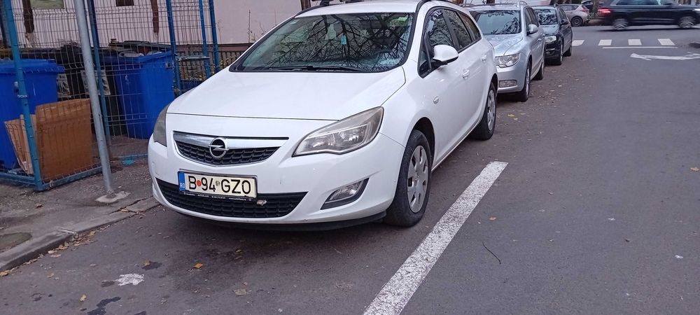 Opel astra j 2011  1.6+gpl