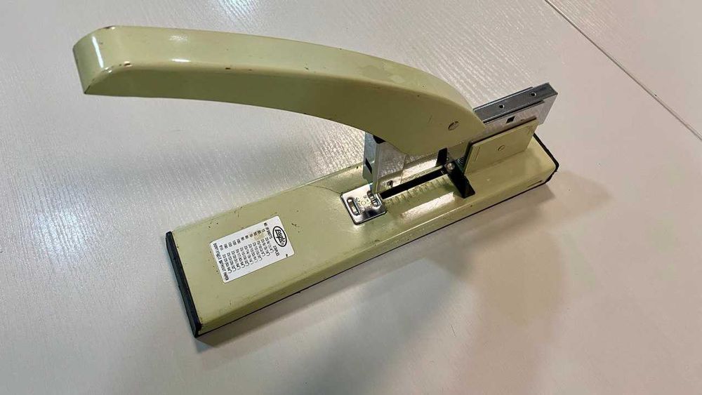 Степлер канцелярский большой - EAGLE, 210 листов