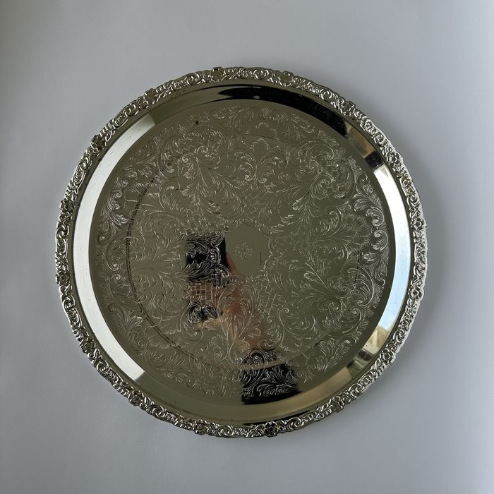 Посребрен поднос