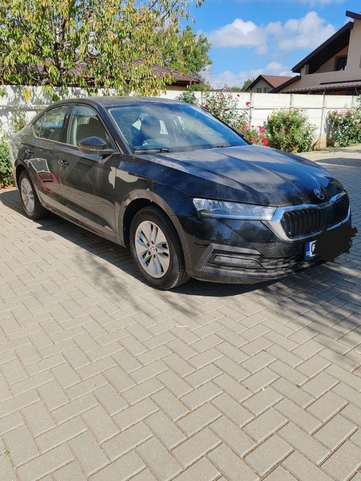 Skoda Octavia 2024 Avariata 20000 km. Automată 150 Cp