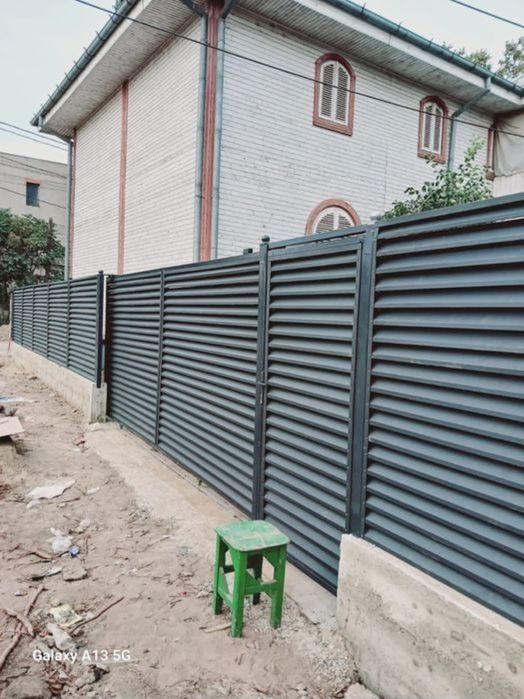 Porti si garduri facem din sipca metalica sau jaluzea