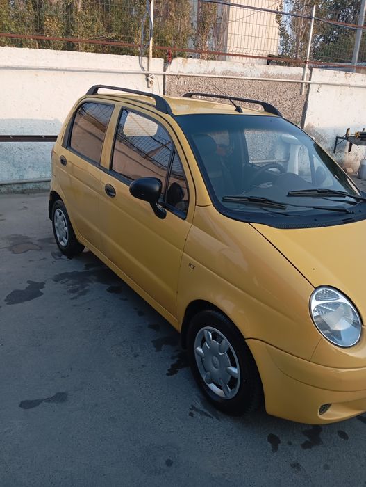 Moshina tayyor mator yangi qilingan yangi prapan quyilgan