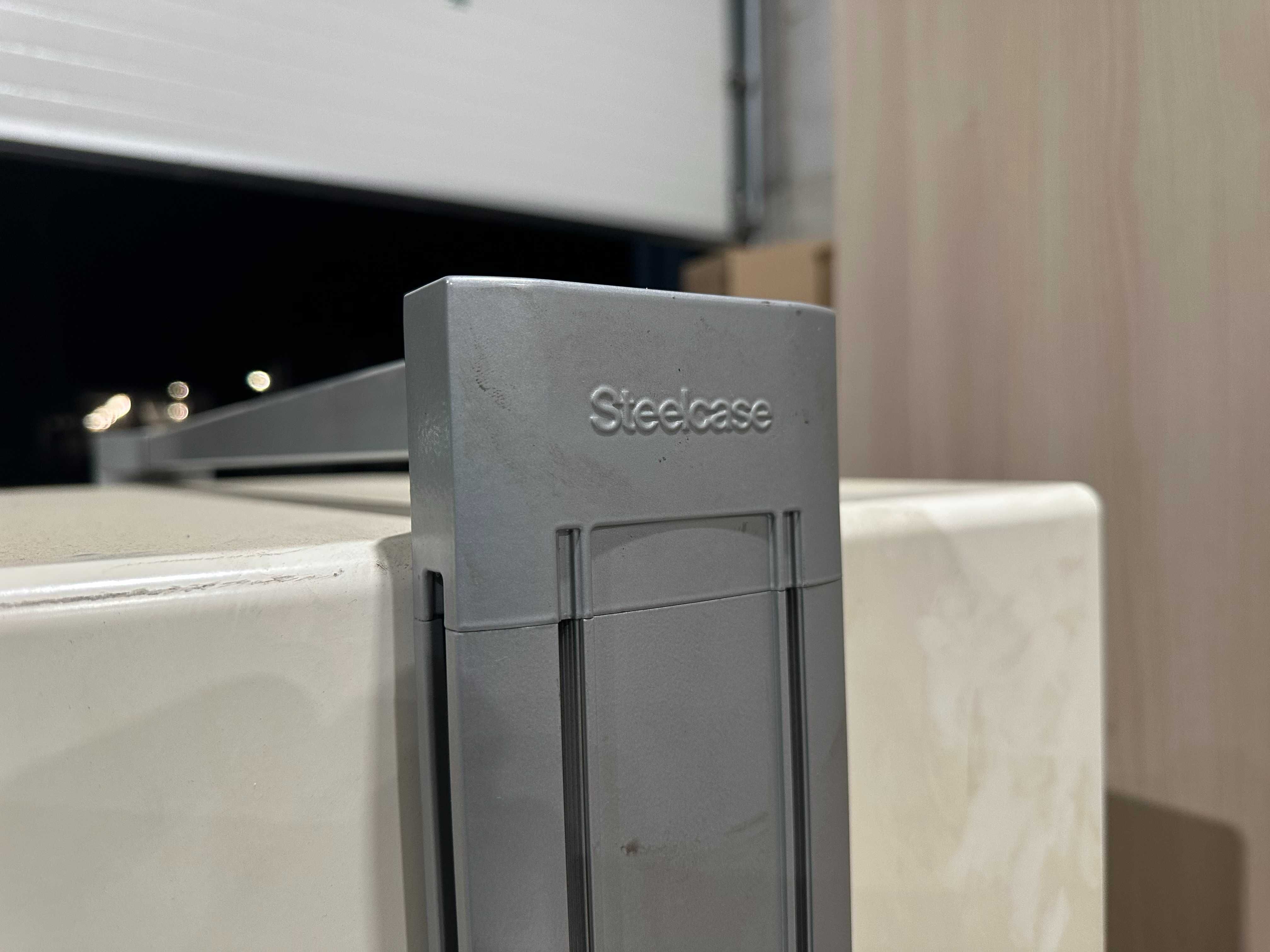 SteelCase Метални етажерки