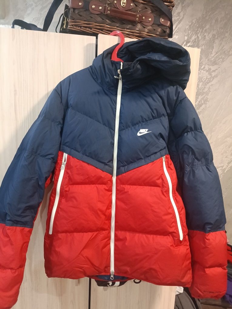 Оригинално яке Nike размер М