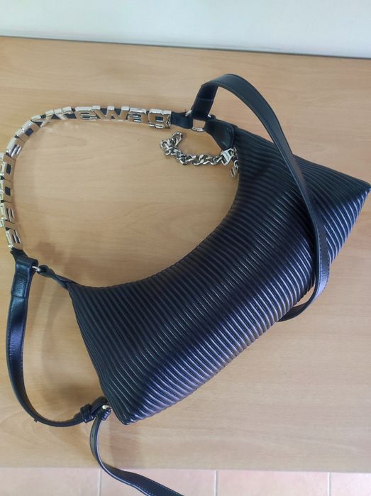 Черна дамска чанта