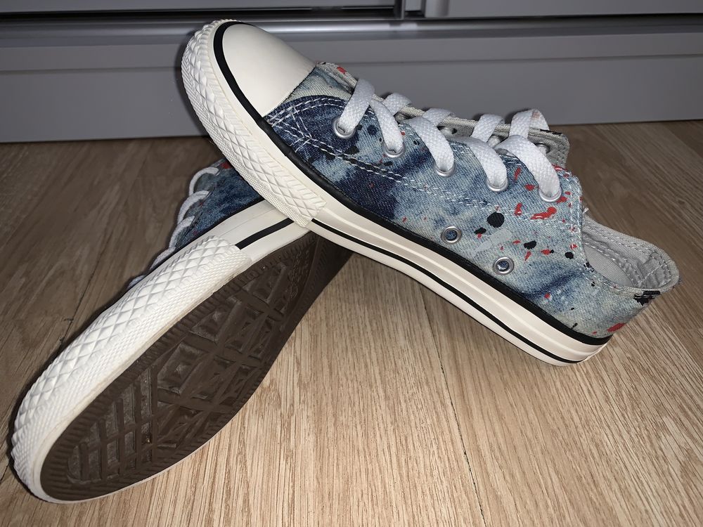 Tenisi Converse unisex mas. 33,5, stare impecabila !