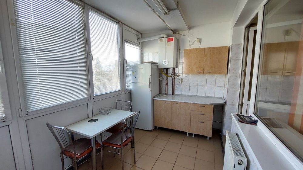 Inchiriez apartament 2 camere cu loc de parcare inclus