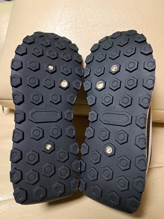 Плодавам чисто нови спортно елегантни обуфки 43 номер .