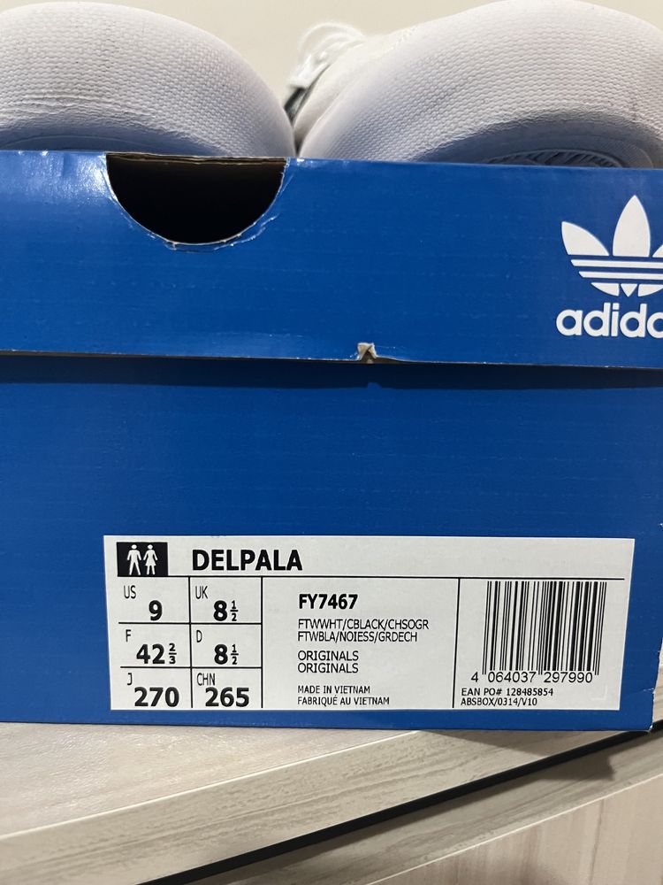 Обувки Adidas Delpala