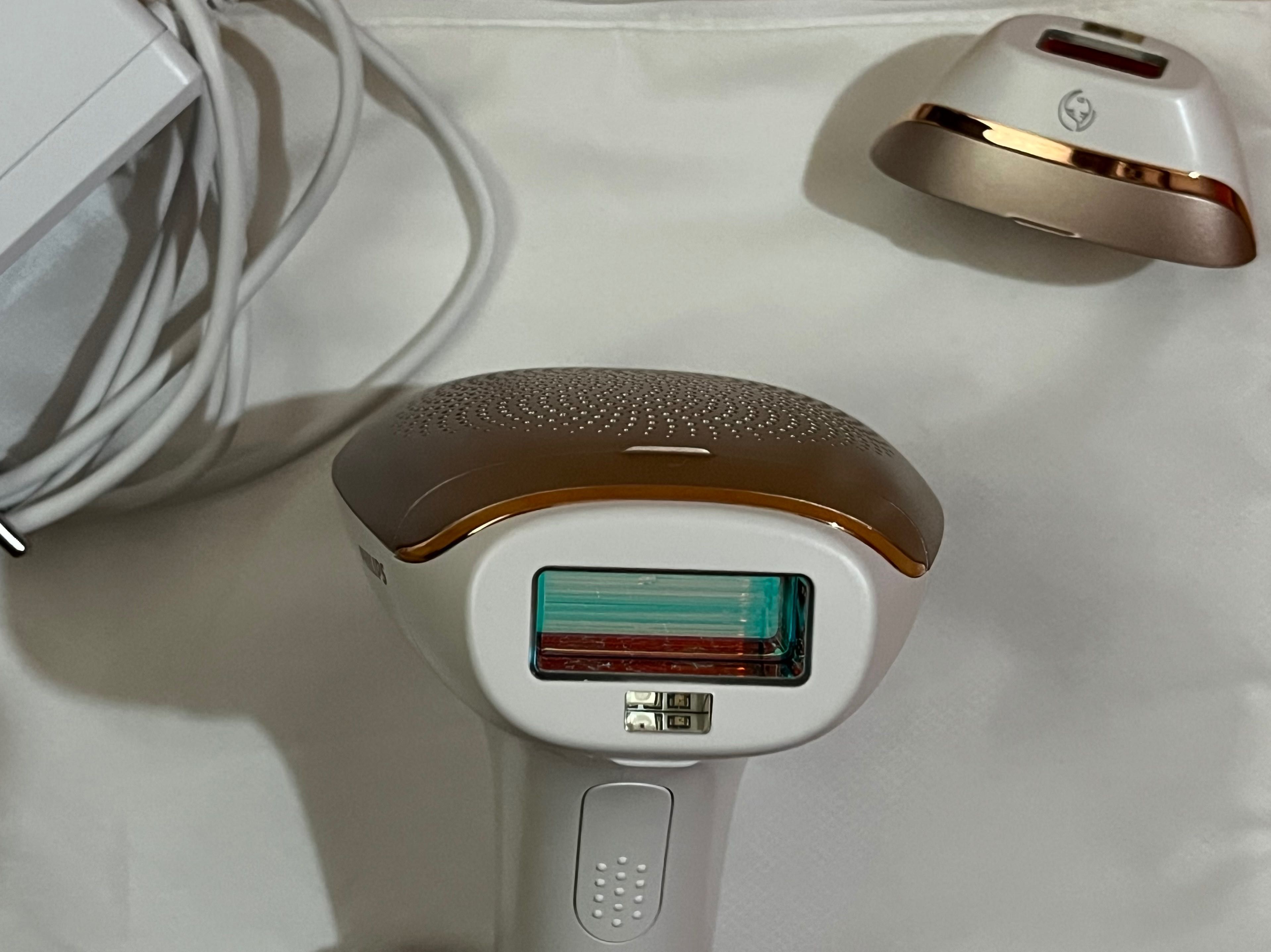 Фотоепилатор Philips SC1997/00 Lumea с две приставки