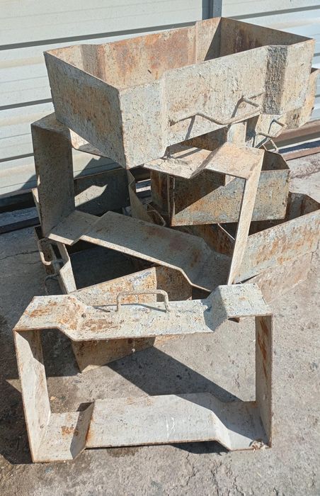 Vând Matrițe pentru capace rigolă