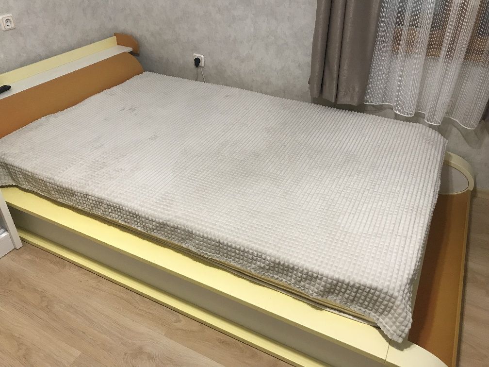 Легло в много добро състояние