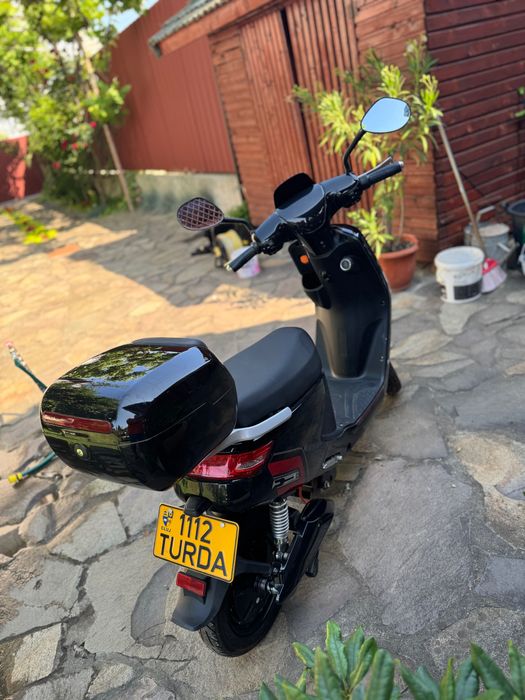 Scuter electric RKS R8, ca nou (200Km)