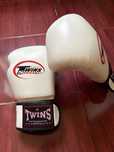 Manusi Twins Alb 14 oz