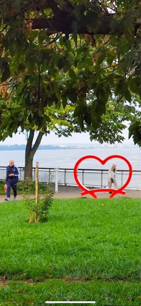 Метални пейки и цветарници от лазерно изрязана ламарина