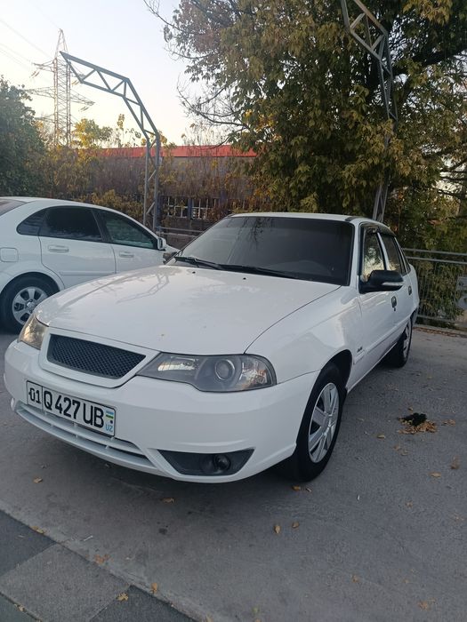 Gaz benzin yurishlari yaxshi yurib turgan moshina